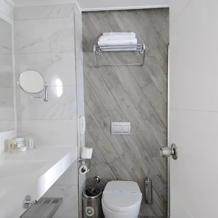 Hotel Gold Island Turkler