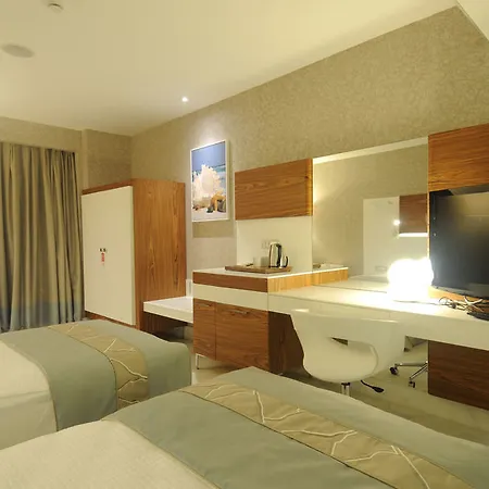 Hotel Gold Island Turkler