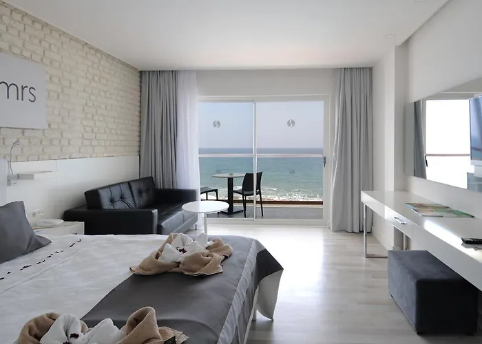 Hotel Gold Island